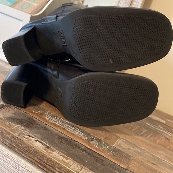 EUC SEXY 🔥 MIA Black Leather Biker Motorcycle Western Harness  Boots - 9M - Picture 10 of 16